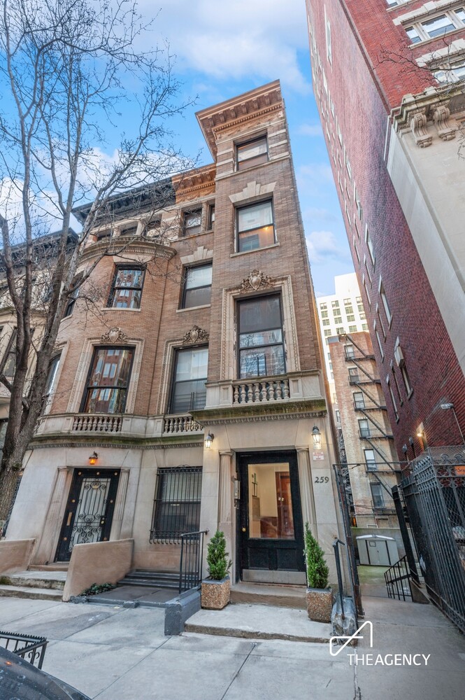 259 W 90TH Street