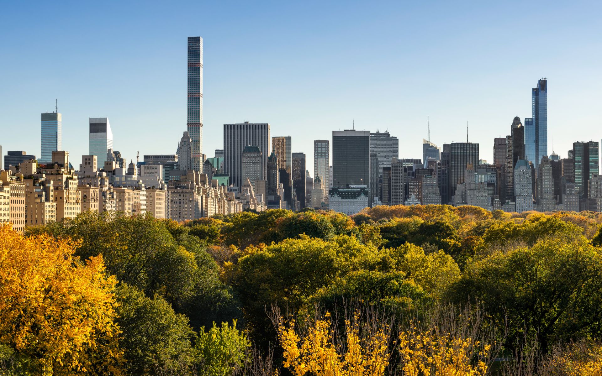 THE REAL ESTATE MARKET IN NYC IS RED HOT